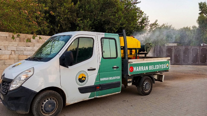 HARRAN'DA İLAÇLAMA ÇALIŞMALARI HALK SAĞLIĞI İÇİN DEVAM EDİYOR 
