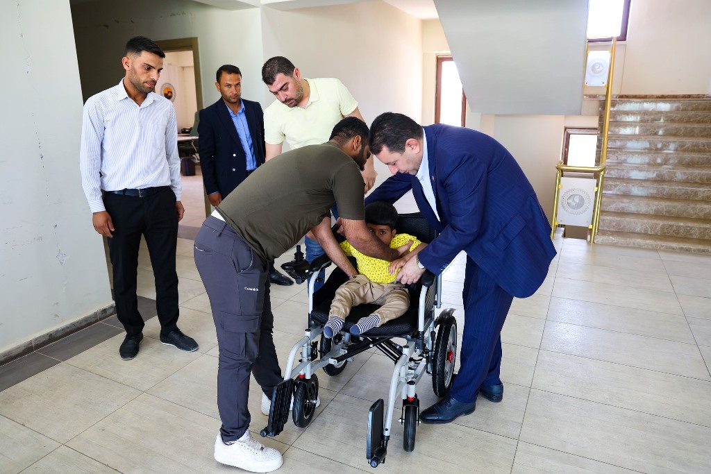 BAŞKAN ÖZYAVUZ'DAN KÜÇÜK UMUT'A ANLAMLI DESTEK